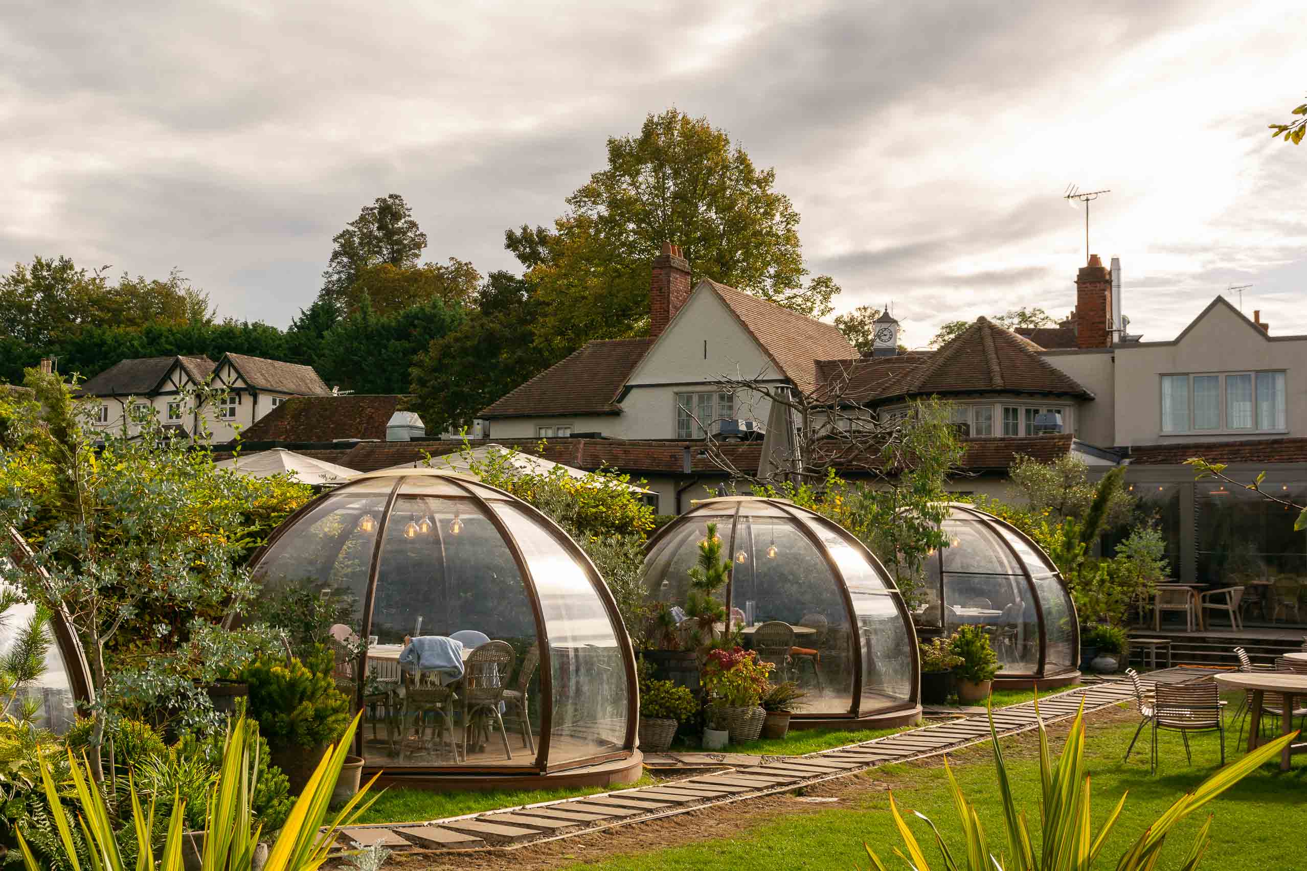 Sonning-on-Thames, een dorpje op stand met gezellige winkeltjes en pubs, met beroemdheden als George Clooney en Jimmy Page